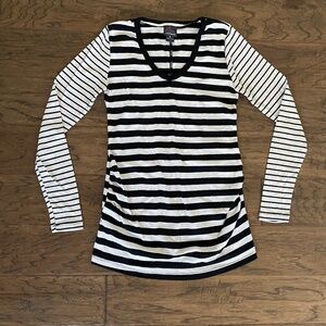 Oh Baby by Motherhood Striped Top (S)